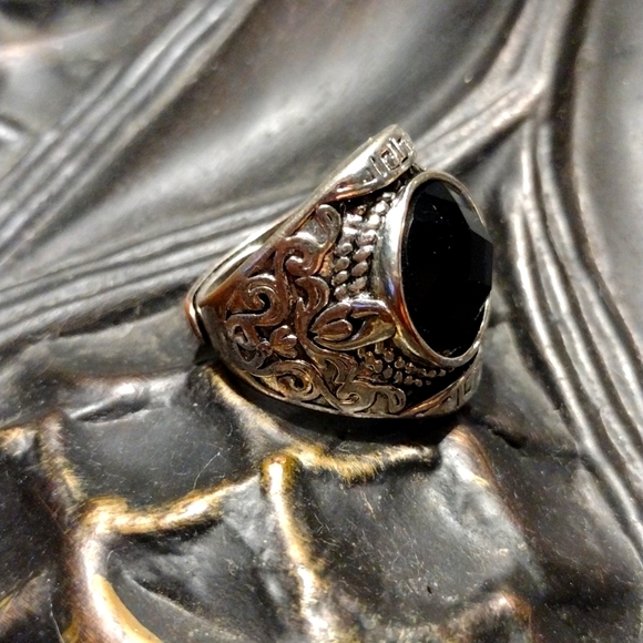 Silver ring - Picture 2 of 5
